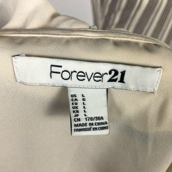 3/$25 Forever21 cream/black trim blouse Large - Picture 4 of 5